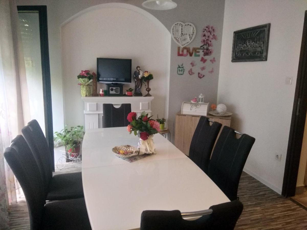 Marina Gloria Apartment Zadvorsko Ngoại thất bức ảnh